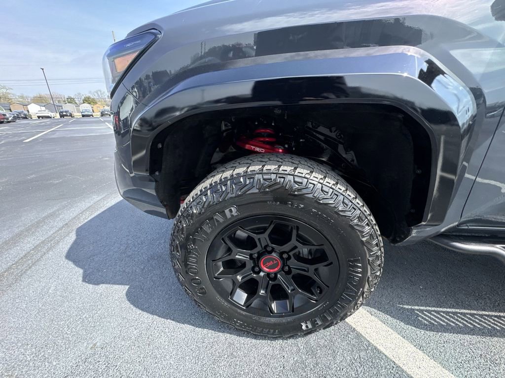 Used 2025 Toyota Tacoma TRD Pro AWD/4WD image 10