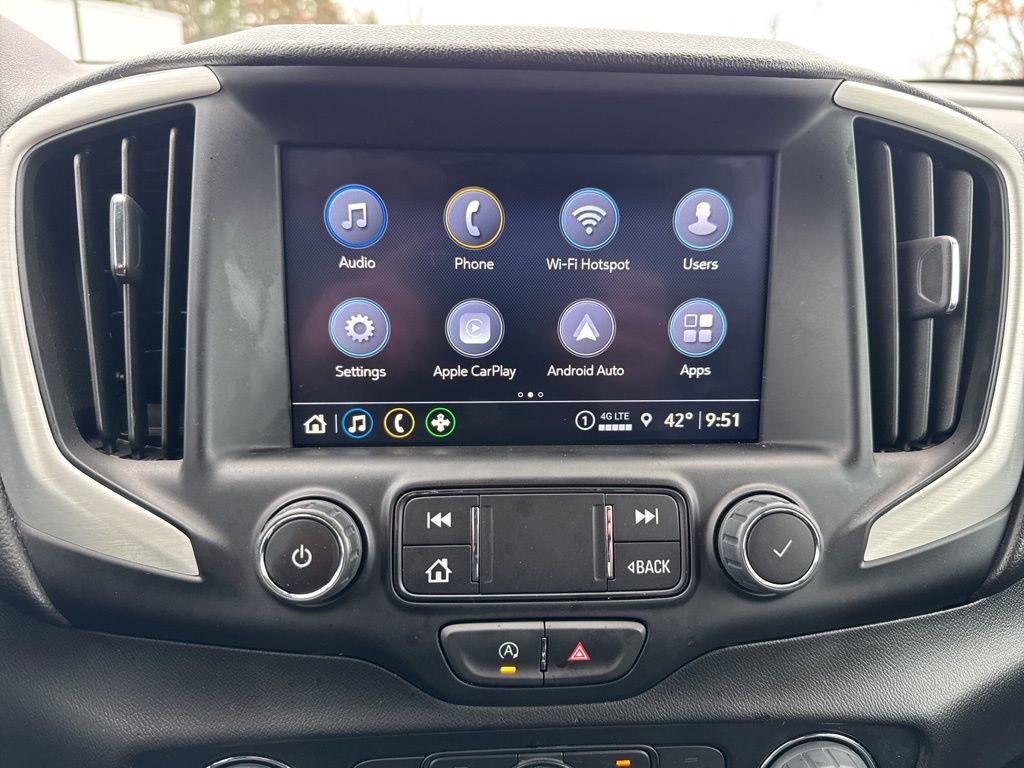 Used 2024 GMC Terrain SLT image 31