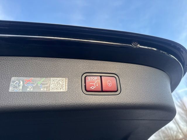 Used 2024 Mercedes-Benz GLC 300 4MATIC image 33