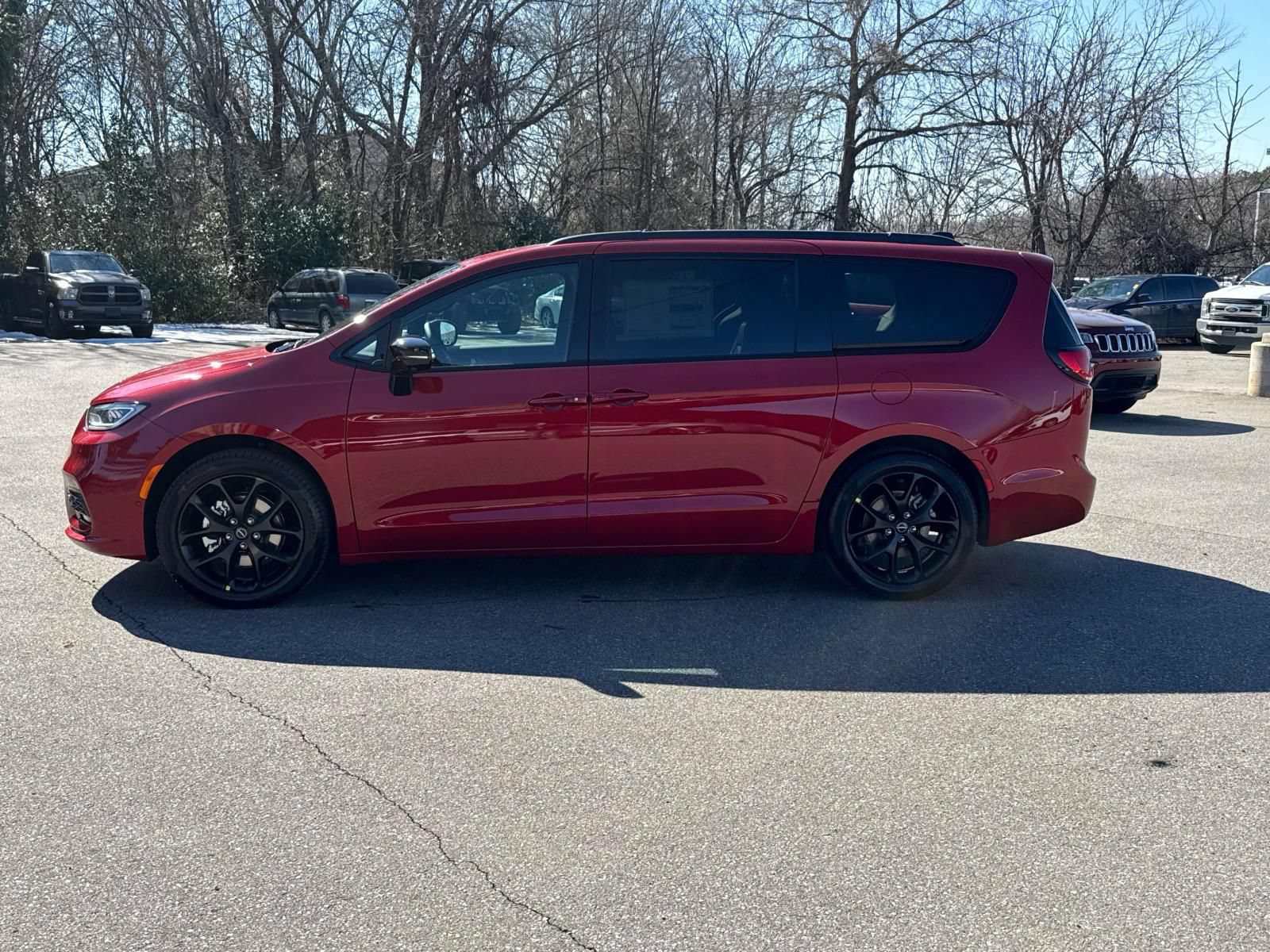 New 2026 Chrysler Pacifica Select w/ S Appearance Package FWD image 5