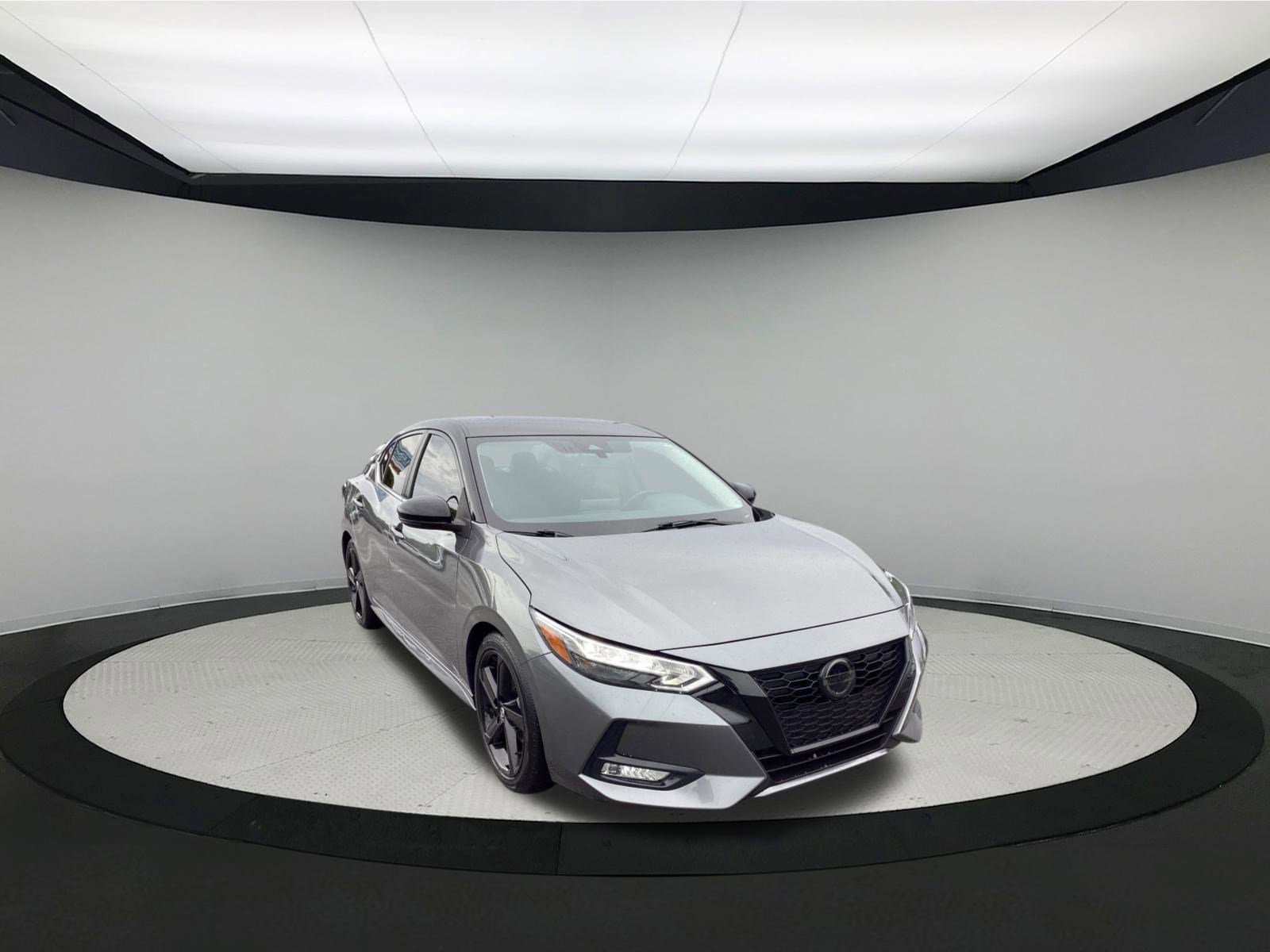 Used 2023 Nissan Sentra SR w/ Midnight Edition Package FWD image 2