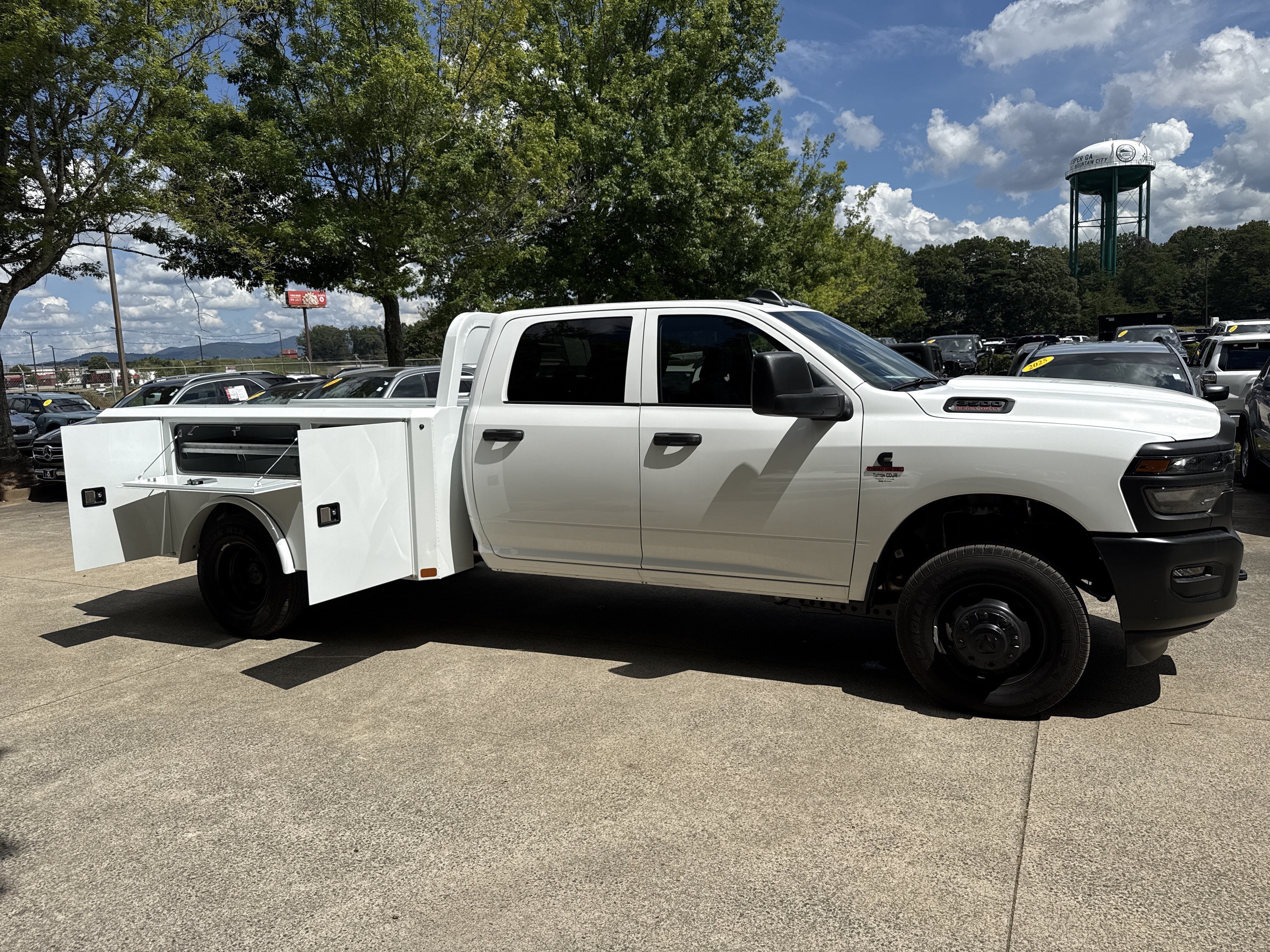 New 2026 RAM 3500 Tradesman AWD/4WD image 8