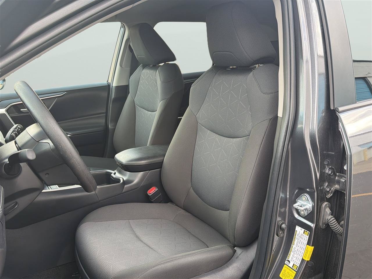 Used 2025 Toyota RAV4 XLE FWD image 13