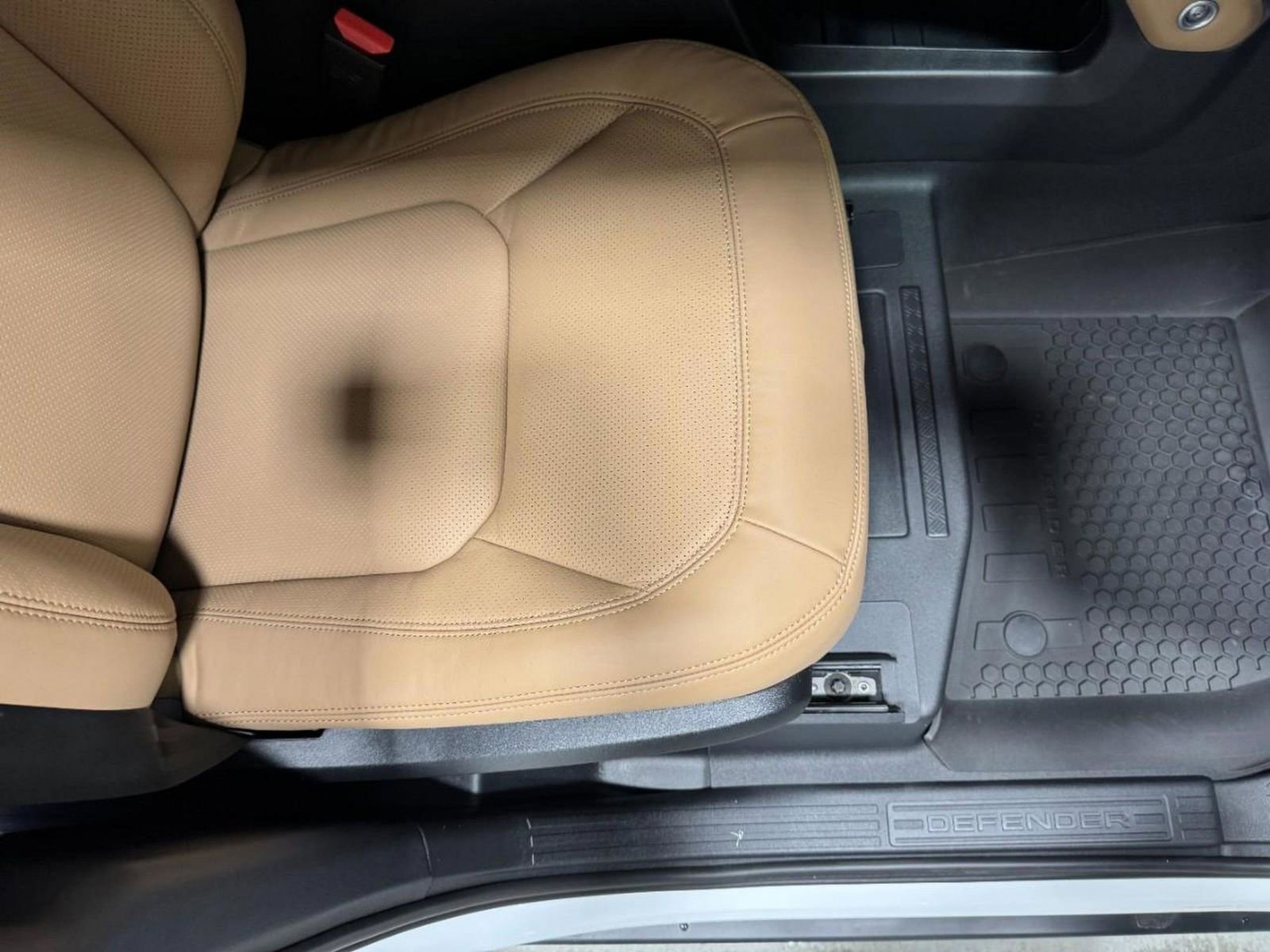 New 2026 Land Rover Defender 110 S image 20