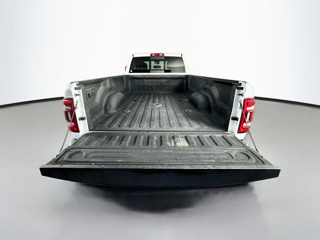 Used 2024 RAM 3500 Tradesman w/ Chrome Appearance Group AWD/4WD image 7