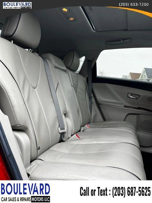 Used 2011 Toyota Venza AWD w/ Comfort Pkg image 15