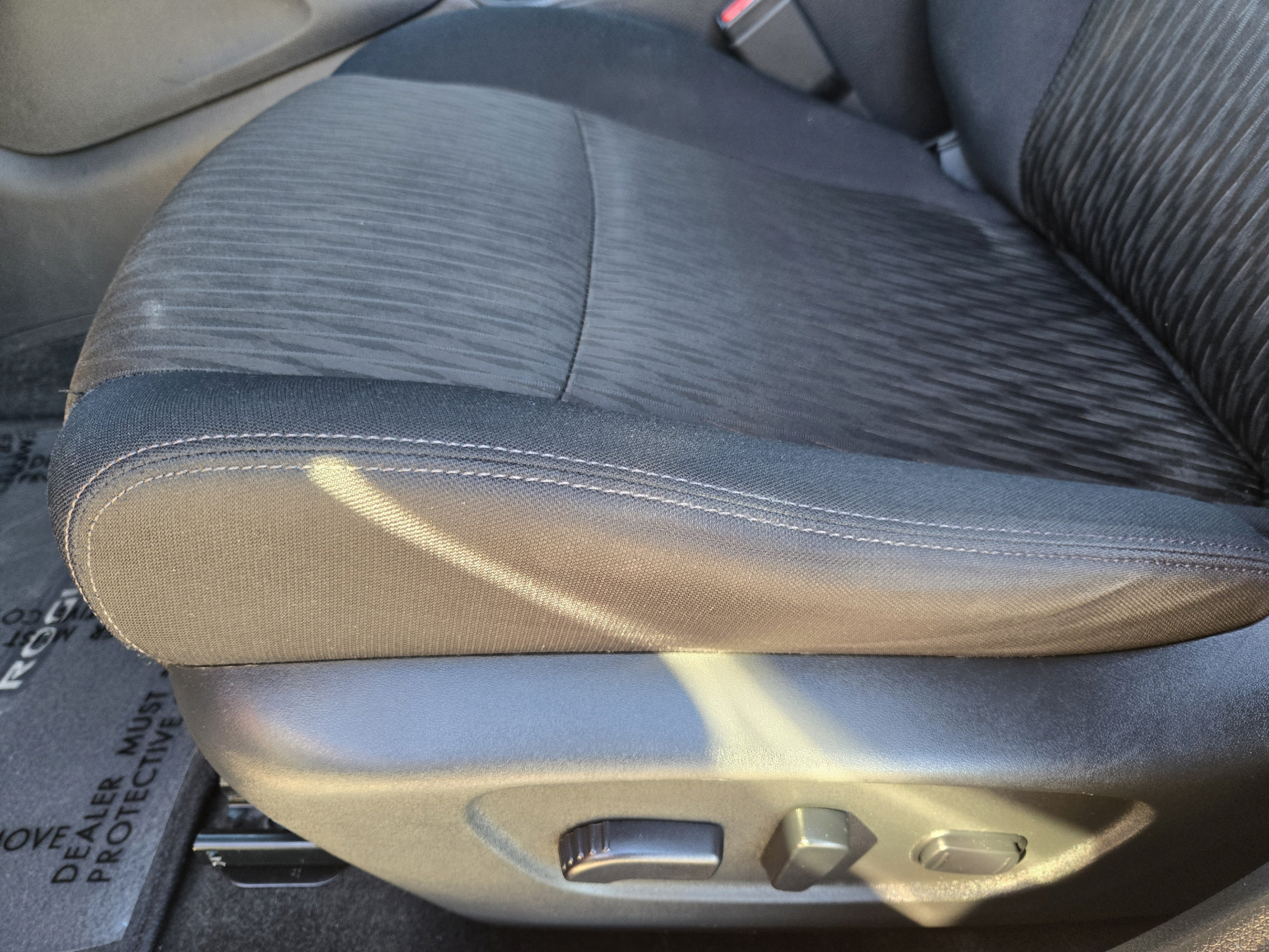 Used 2018 Nissan Rogue SV w/ Premium Package FWD image 22