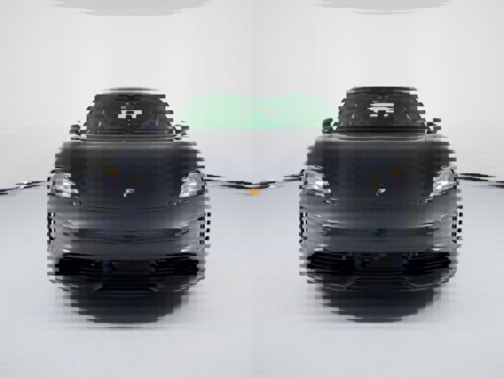 New 2026 Porsche Taycan 4S image 10