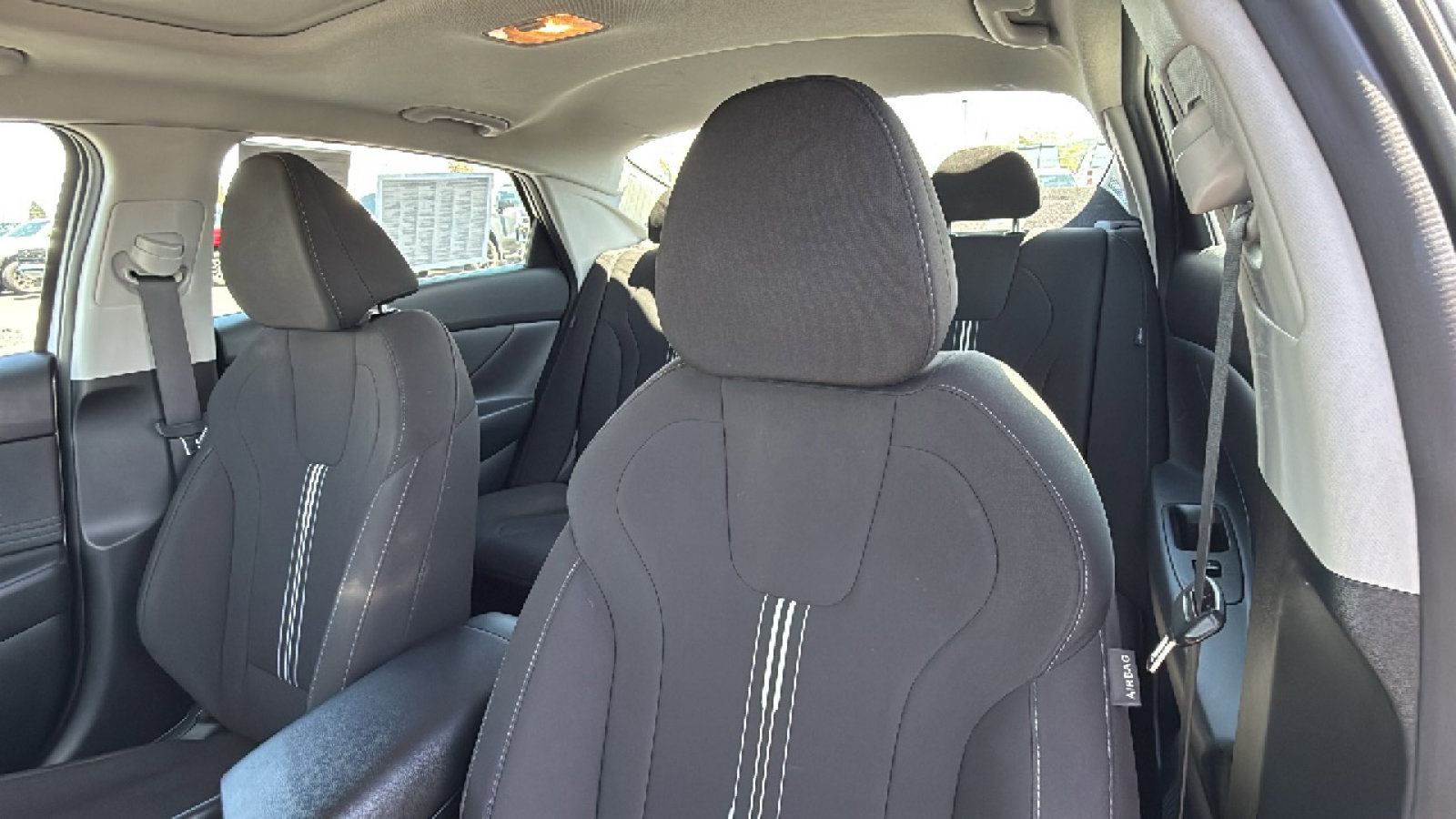 Used 2025 Hyundai Elantra SEL FWD image 18