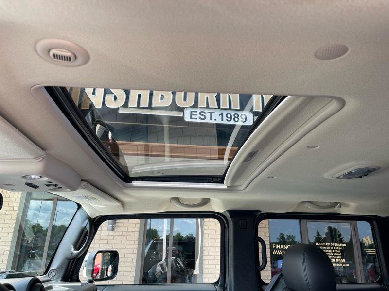 Used 2005 HUMMER H2 w/ Preferred Equipment Group AWD/4WD image 36