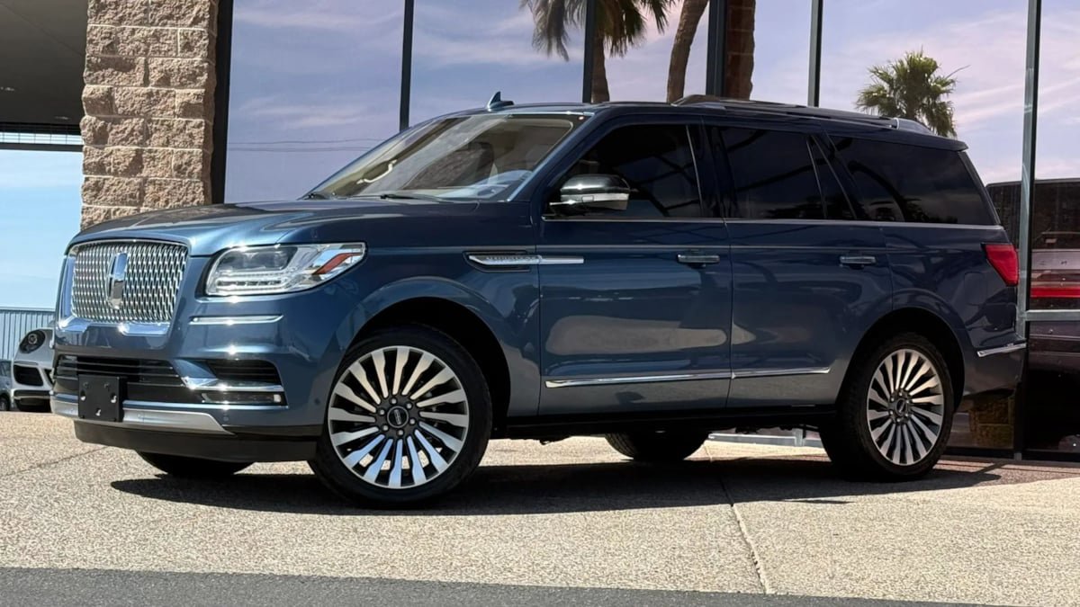 Used 2020 Lincoln Navigator Reserve w/ Luxury Package AWD/4WD image 3