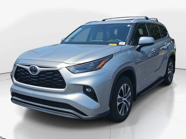 Used 2023 Toyota Highlander XLE FWD image 9