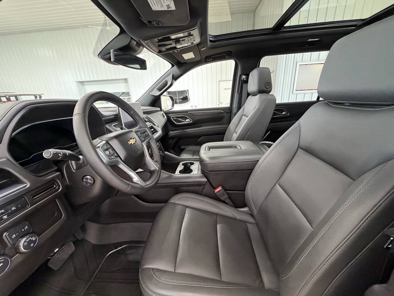 Used 2024 Chevrolet Suburban LT w/ Luxury Package AWD/4WD image 10