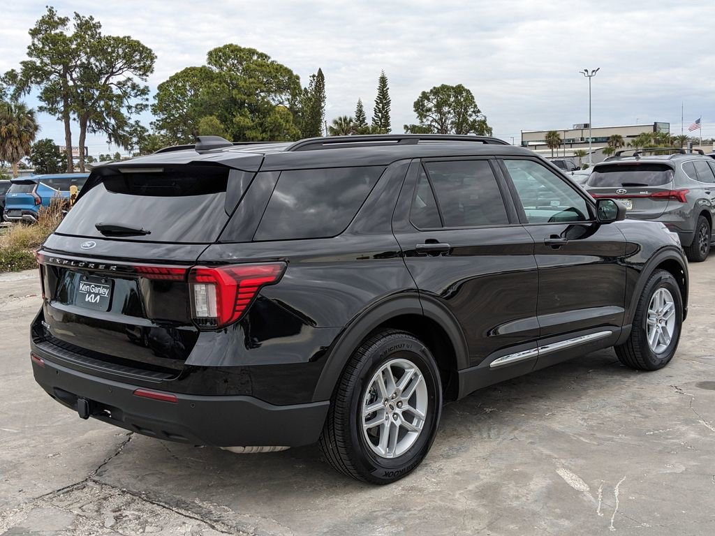 Used 2025 Ford Explorer Active image 8