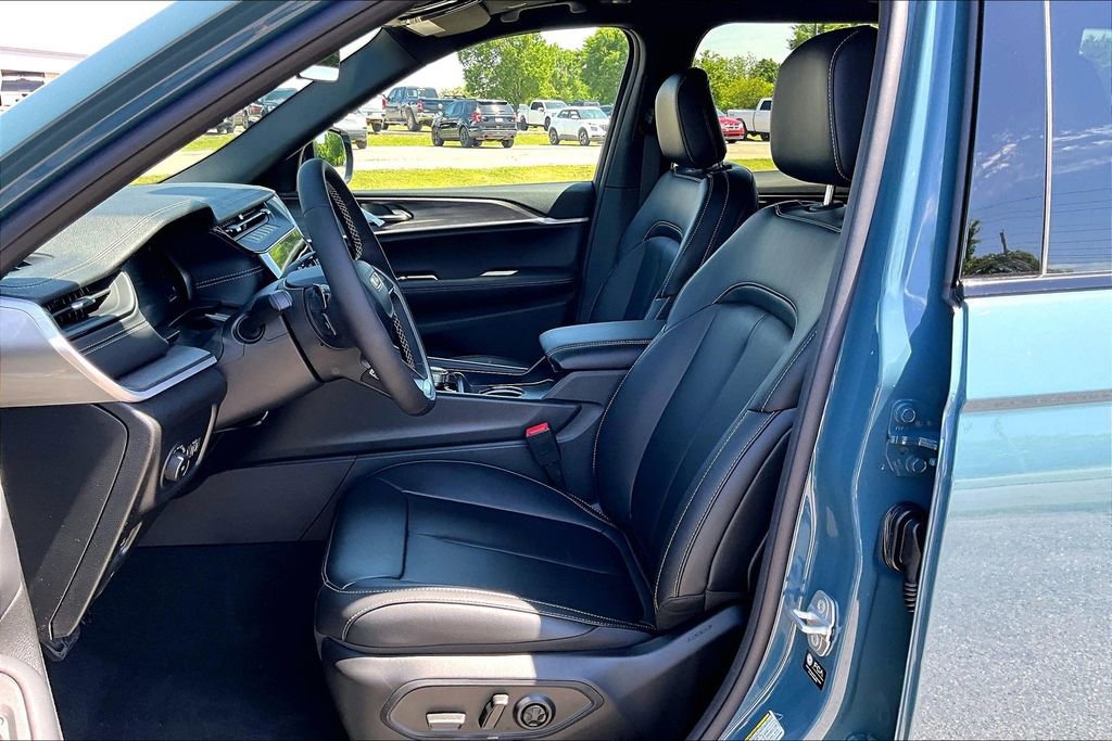 New 2026 Jeep Grand Cherokee L Limited AWD/4WD image 9