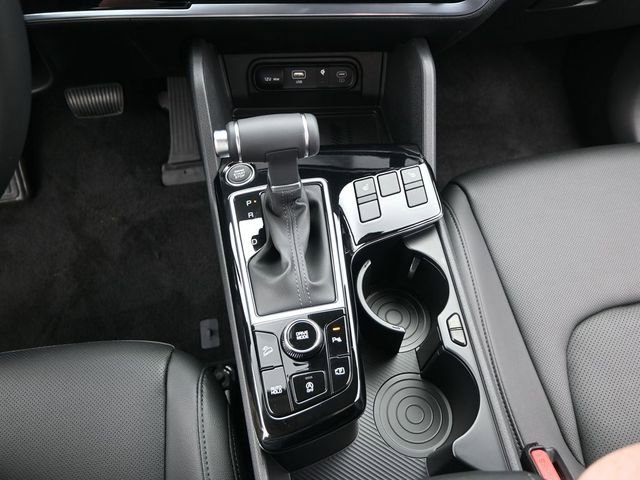 Used 2025 Kia Sportage SX image 7