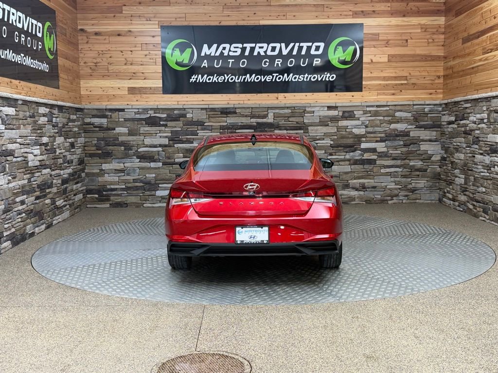 Used 2023 Hyundai Elantra SEL w/ Preferred Accessory Package image 7