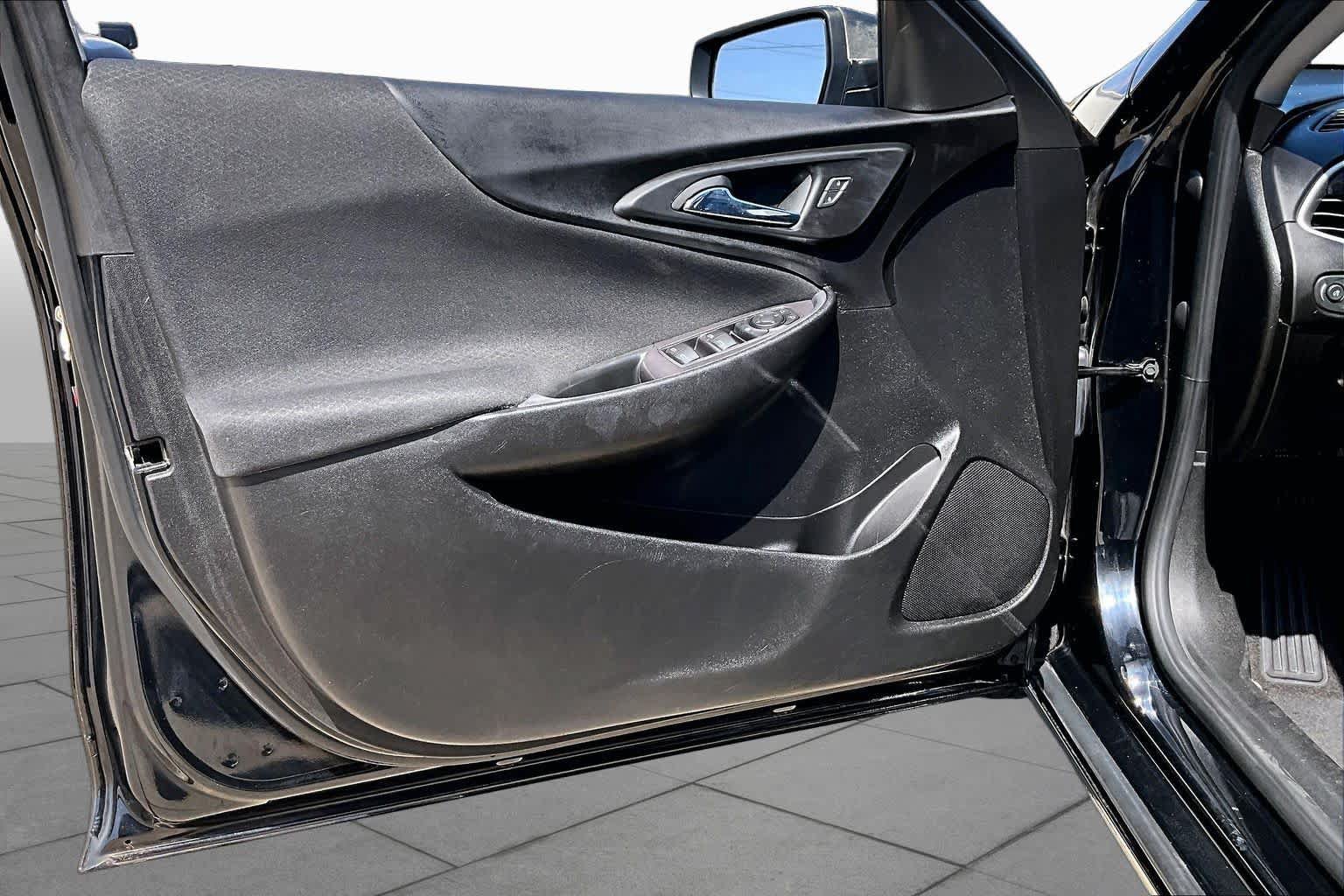 Used 2022 Chevrolet Malibu LS FWD image 22