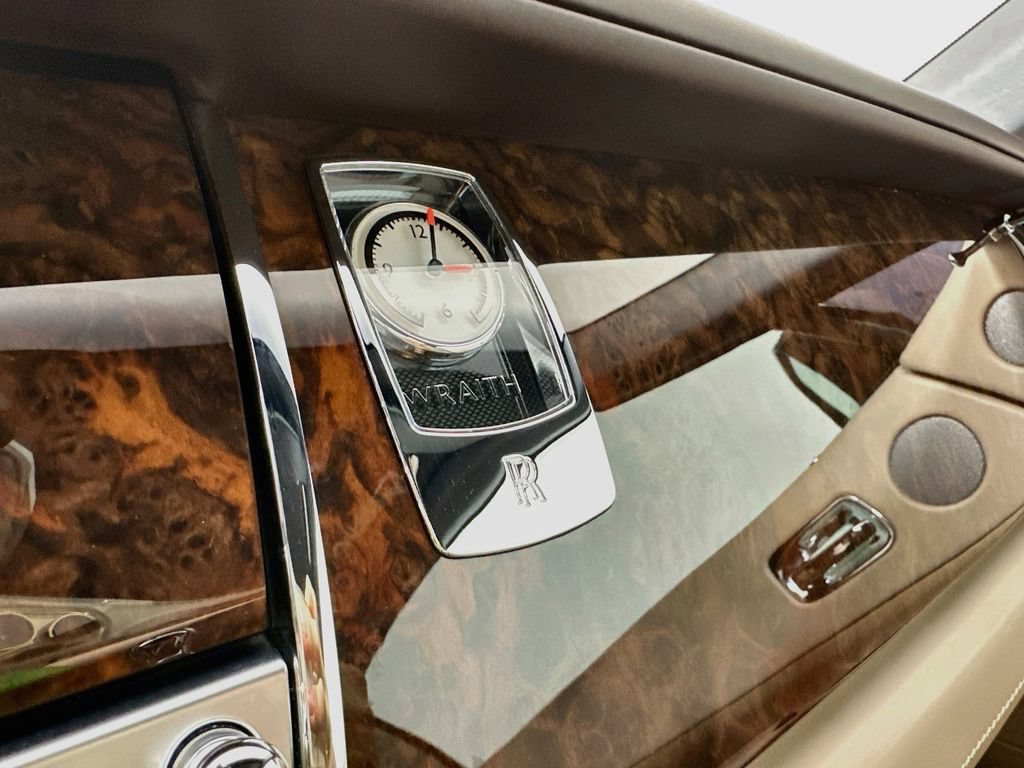 Used 2015 Rolls-Royce Wraith RWD image 19