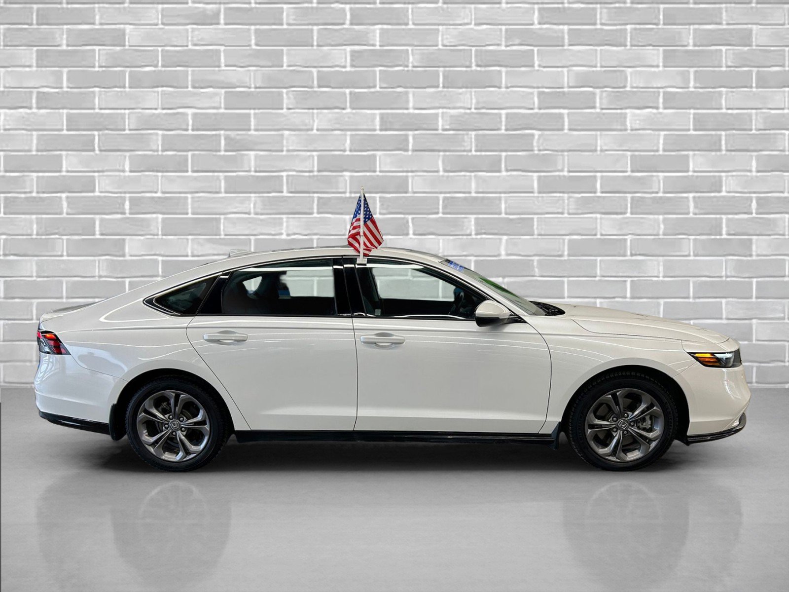 Used 2023 Honda Accord EX-L image 5