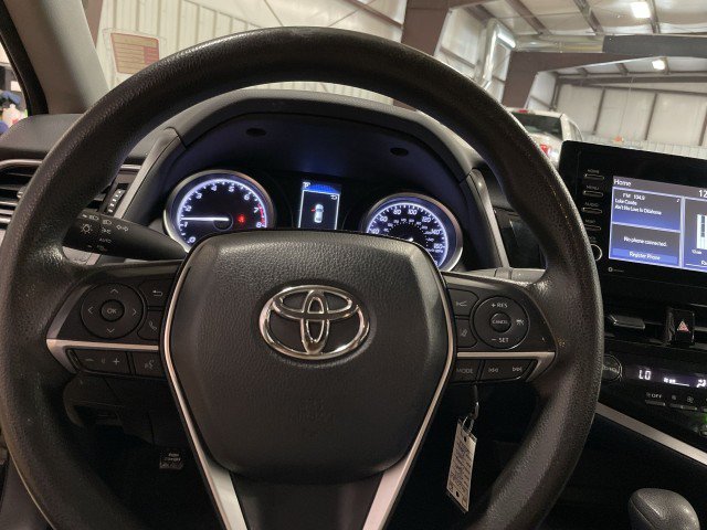 Used 2022 Toyota Camry LE FWD image 16