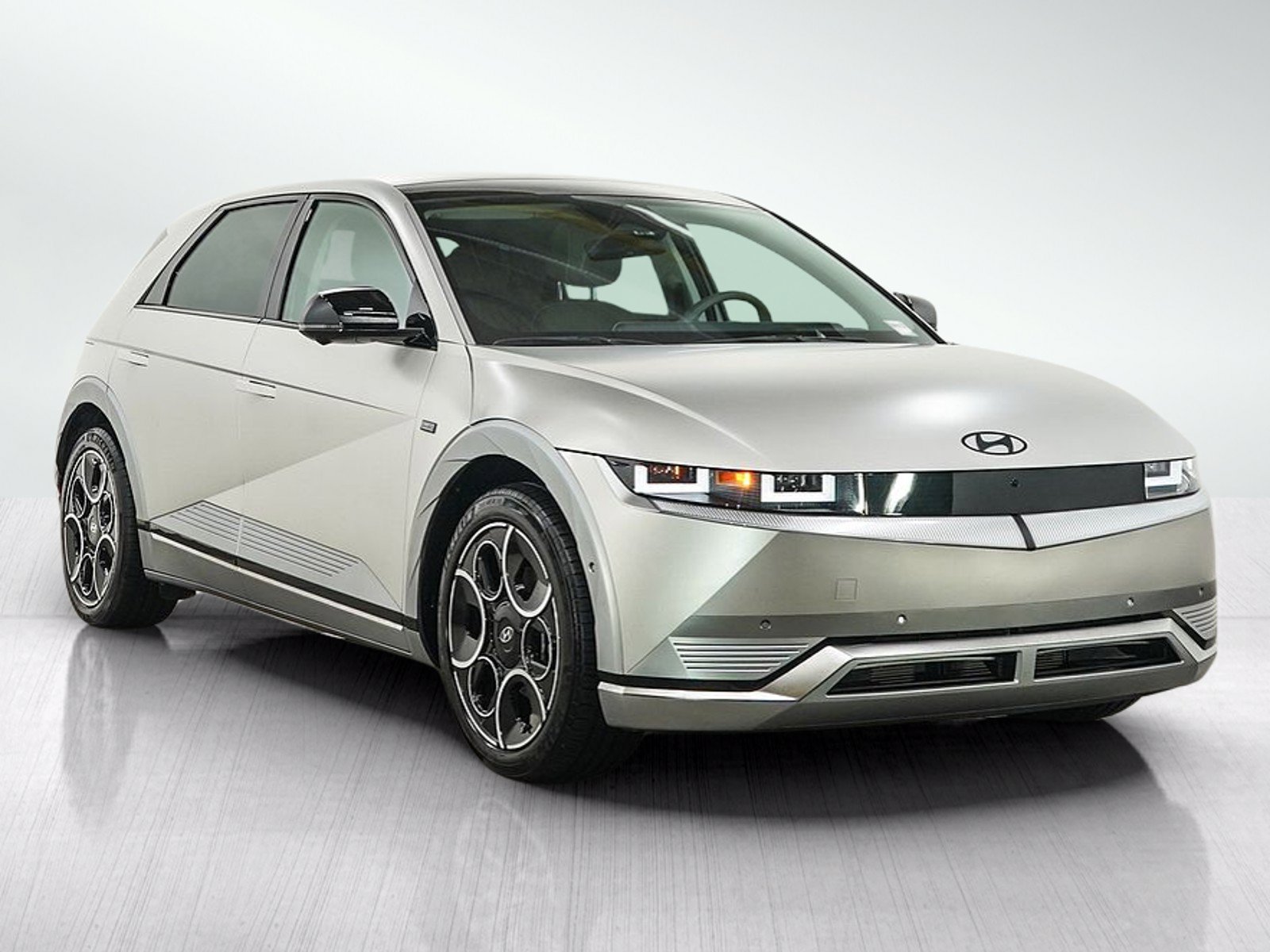 Certified 2024 Hyundai Ioniq 5 Limited AWD/4WD image 7