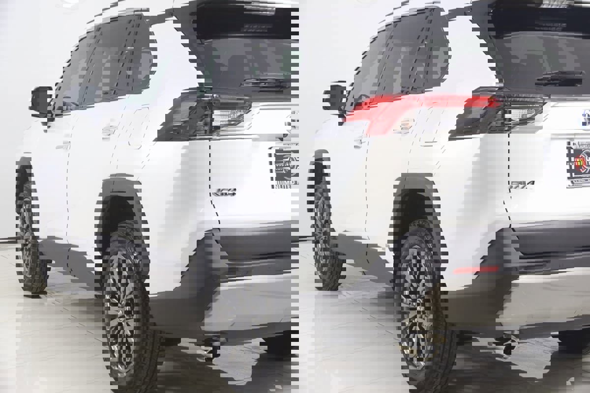 Used 2024 Toyota RAV4 Limited image 23