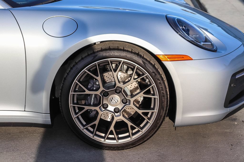 Used 2022 Porsche 911 Carrera RWD image 11