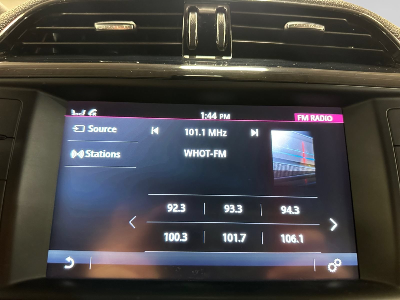 Used 2017 Jaguar XE Premium AWD/4WD image 30