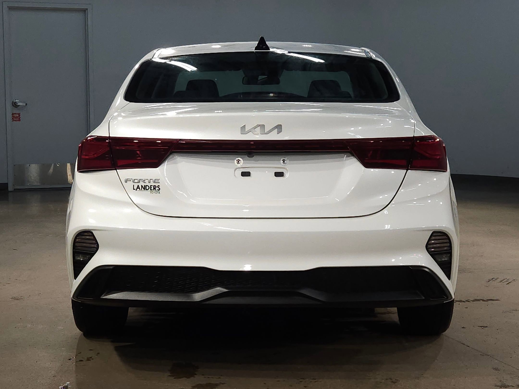 Used 2024 Kia Forte LXS w/ LXS Technology Package image 6