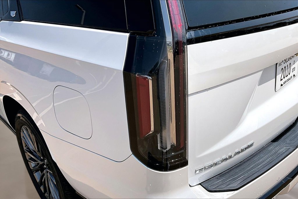 Used 2024 Cadillac Escalade V AWD/4WD image 33