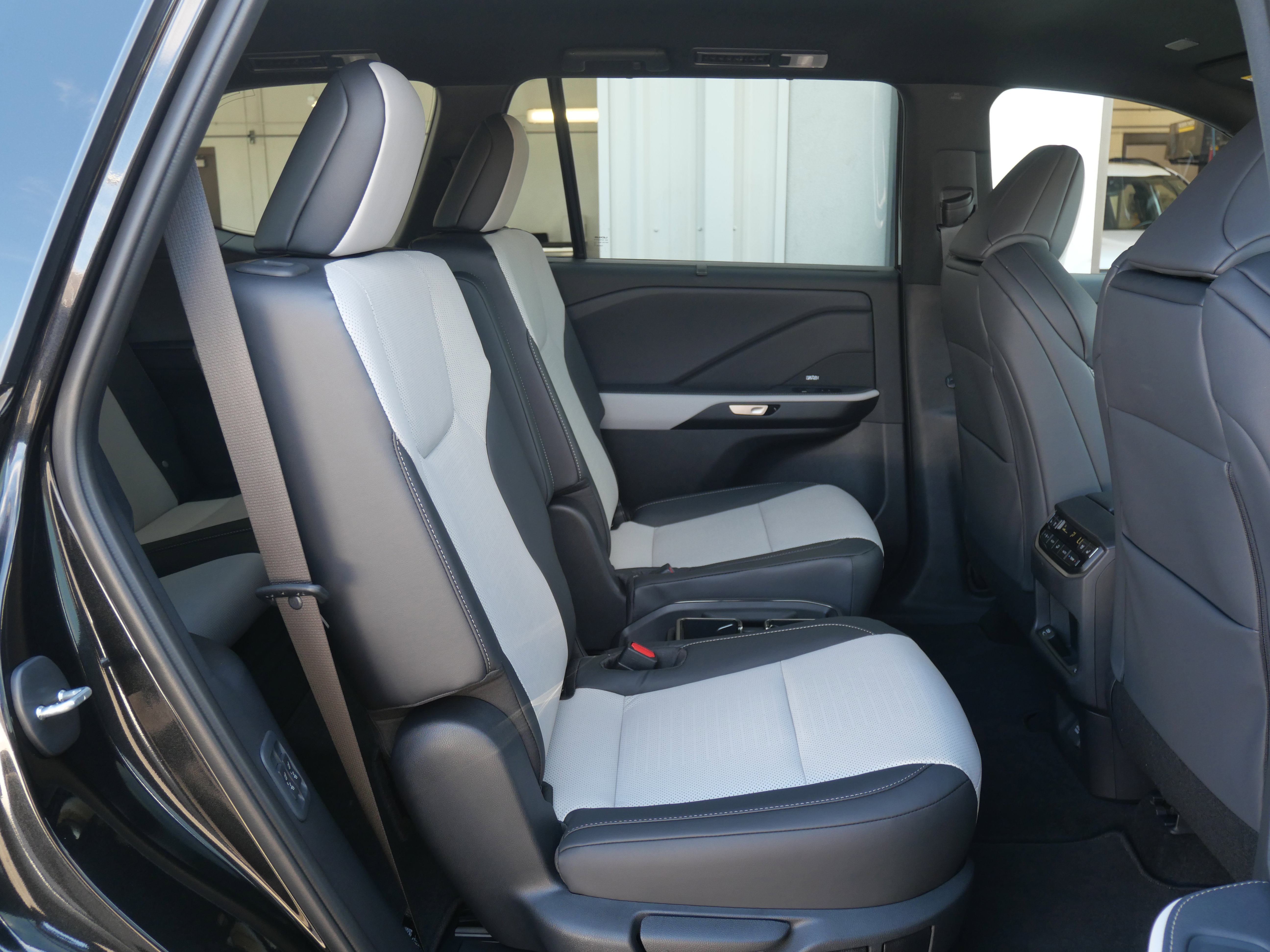 Used 2025 Lexus TX 500h AWD image 14