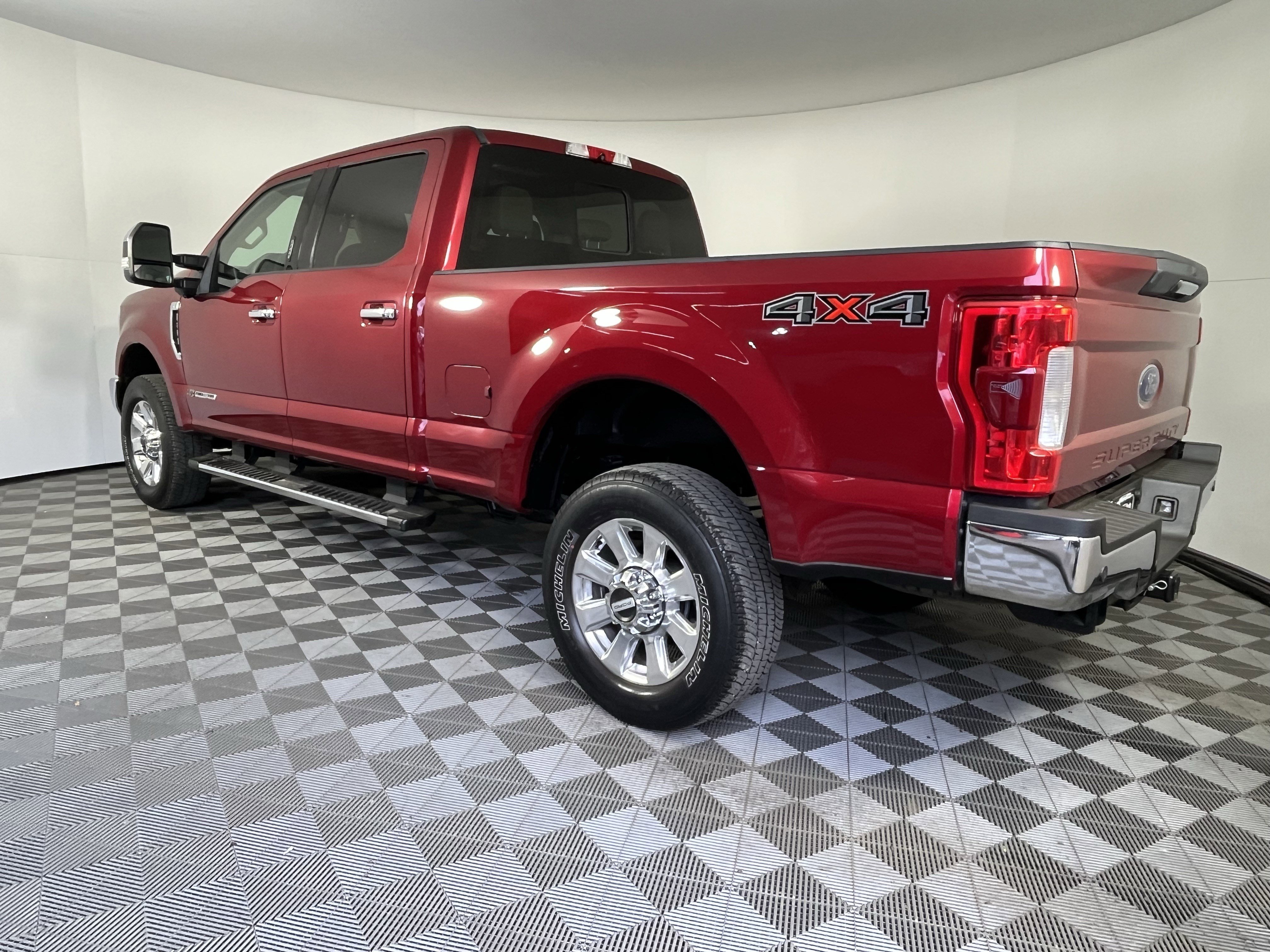 Used 2018 Ford F350 Lariat w/ Chrome Package image 3