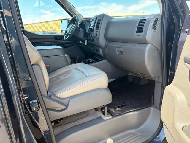 Used 2018 Nissan NV 3500 SL RWD image 9