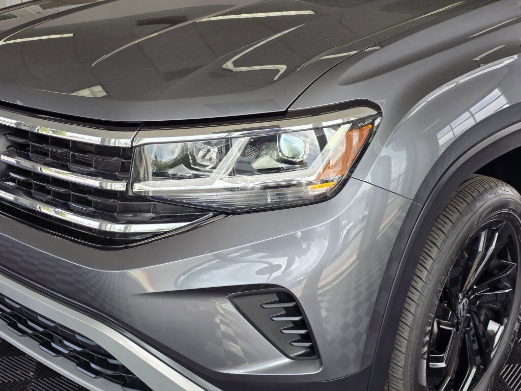 Used 2023 Volkswagen Atlas SE w/ Panoramic Sunroof Package AWD/4WD image 10