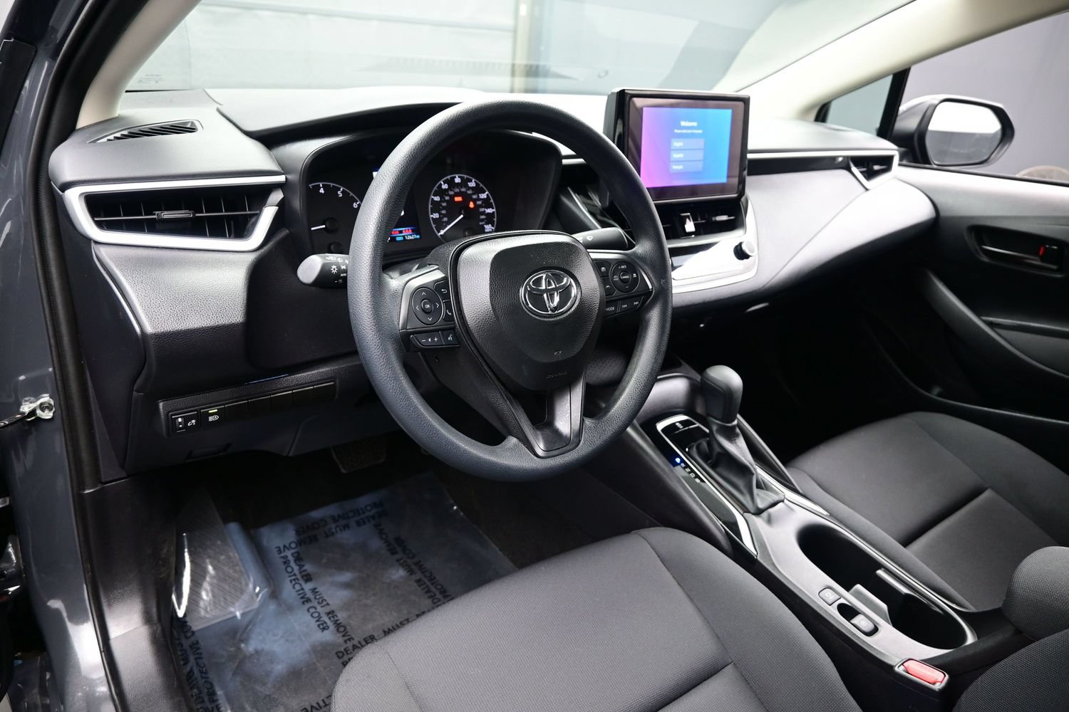 Used 2025 Toyota Corolla LE FWD image 12