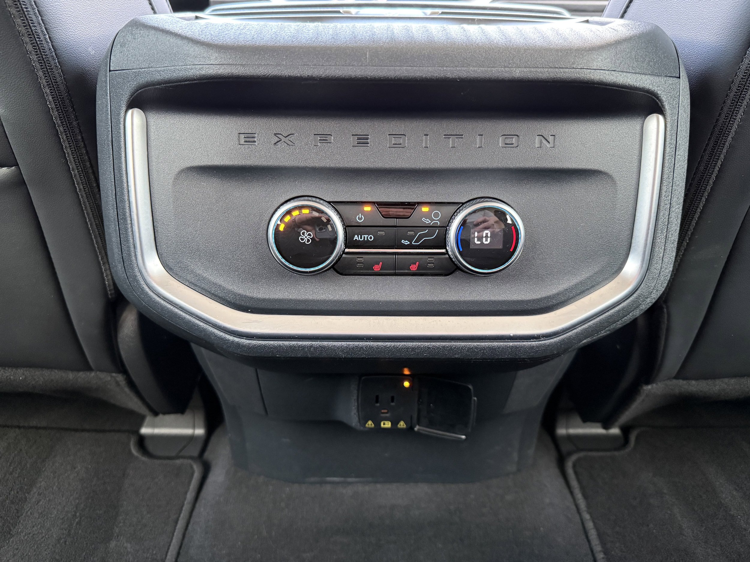 Used 2025 Ford Expedition Max Platinum AWD/4WD image 28