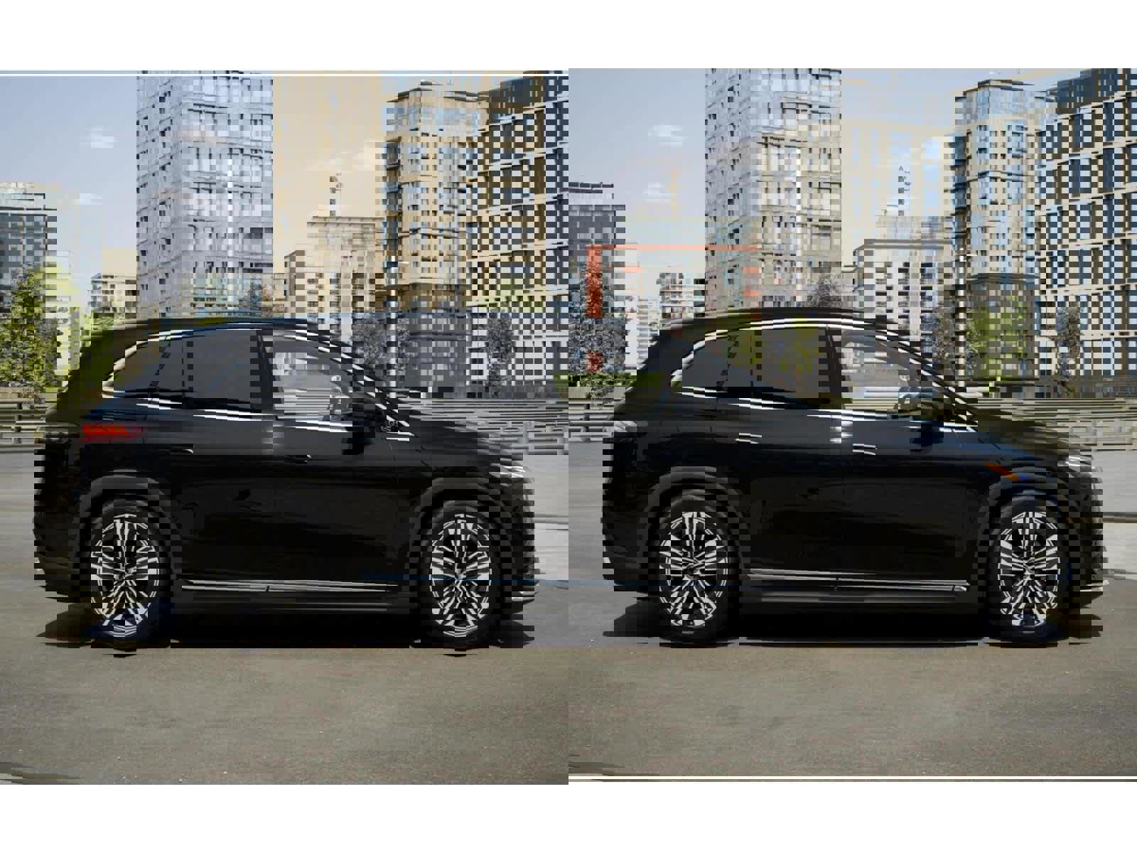 New 2026 Mercedes-Benz EQS 400 4MATIC SUV image 2