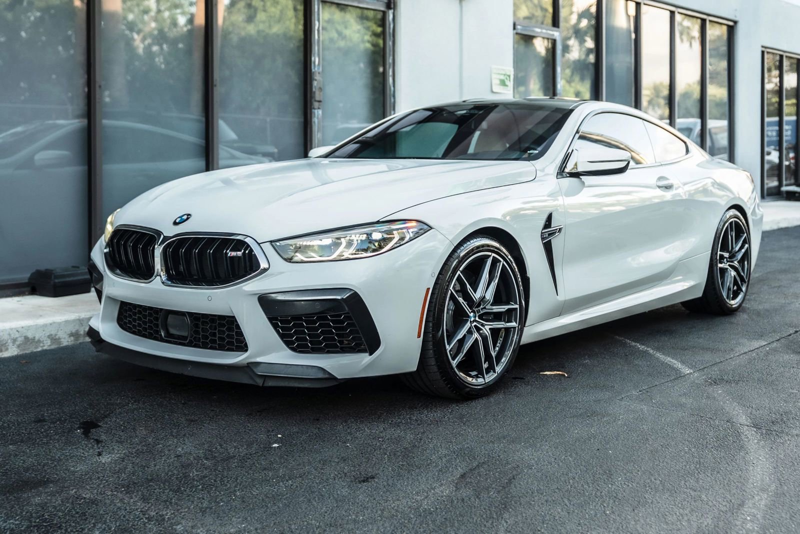 Used 2020 BMW M8 Coupe image 1