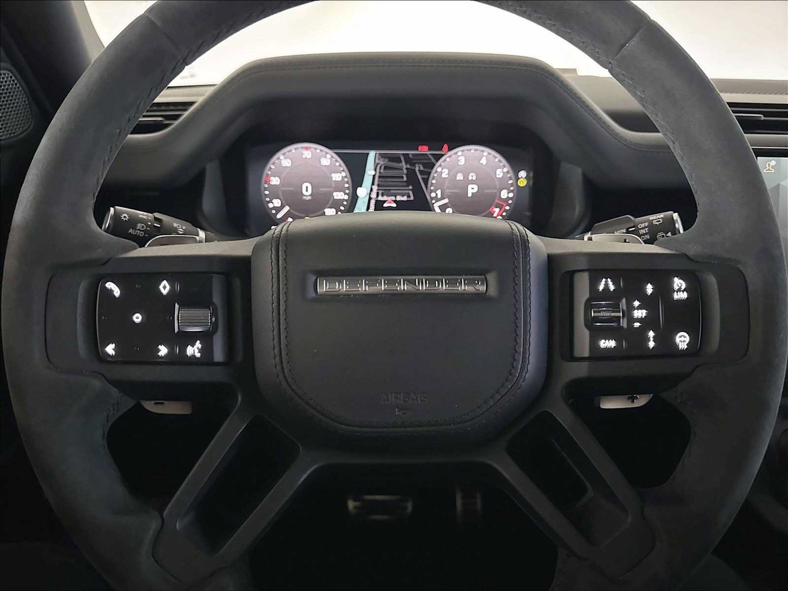 Used 2023 Land Rover Defender 90 V8 AWD/4WD image 18