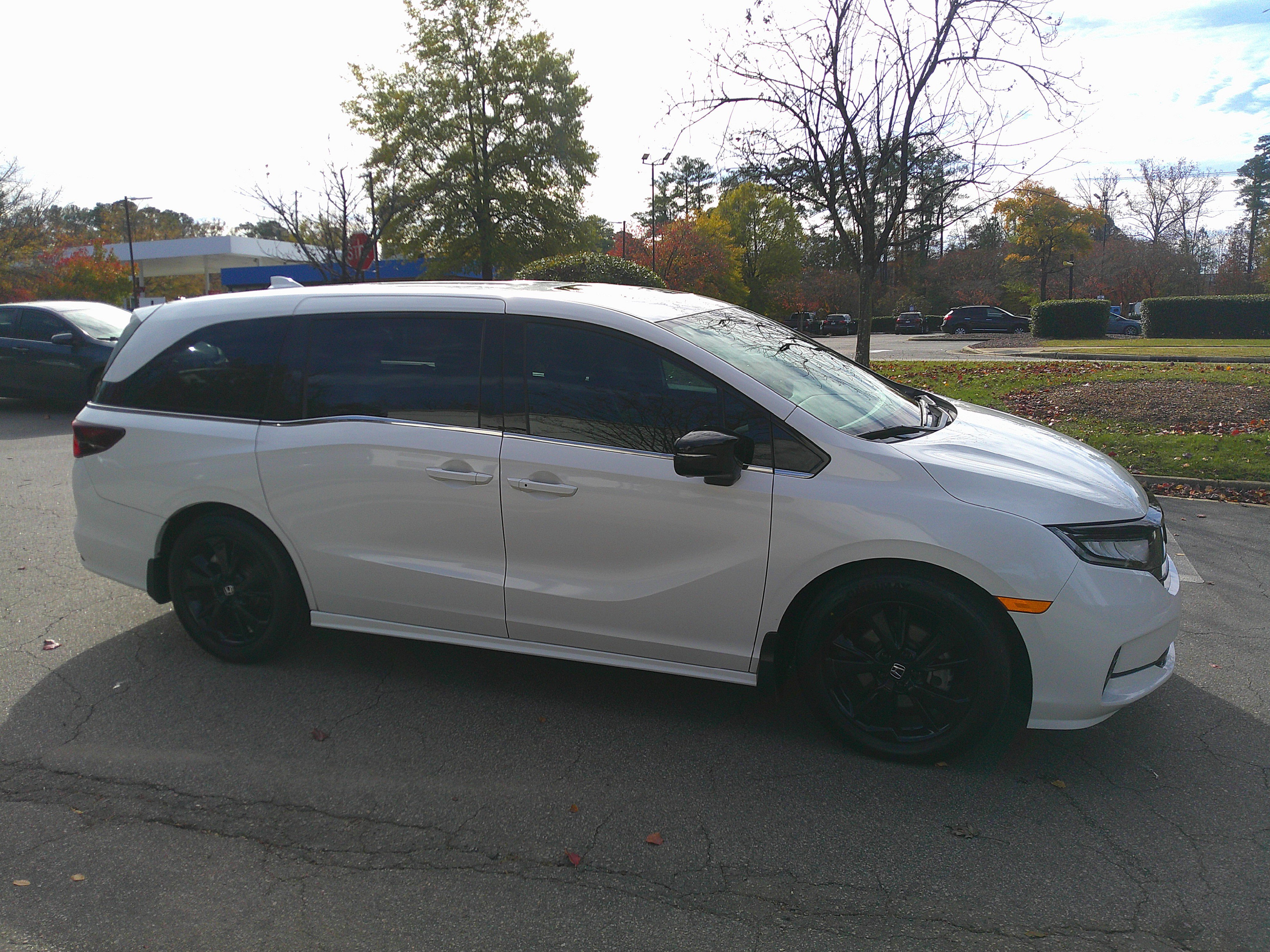 Used 2023 Honda Odyssey Sport image 14