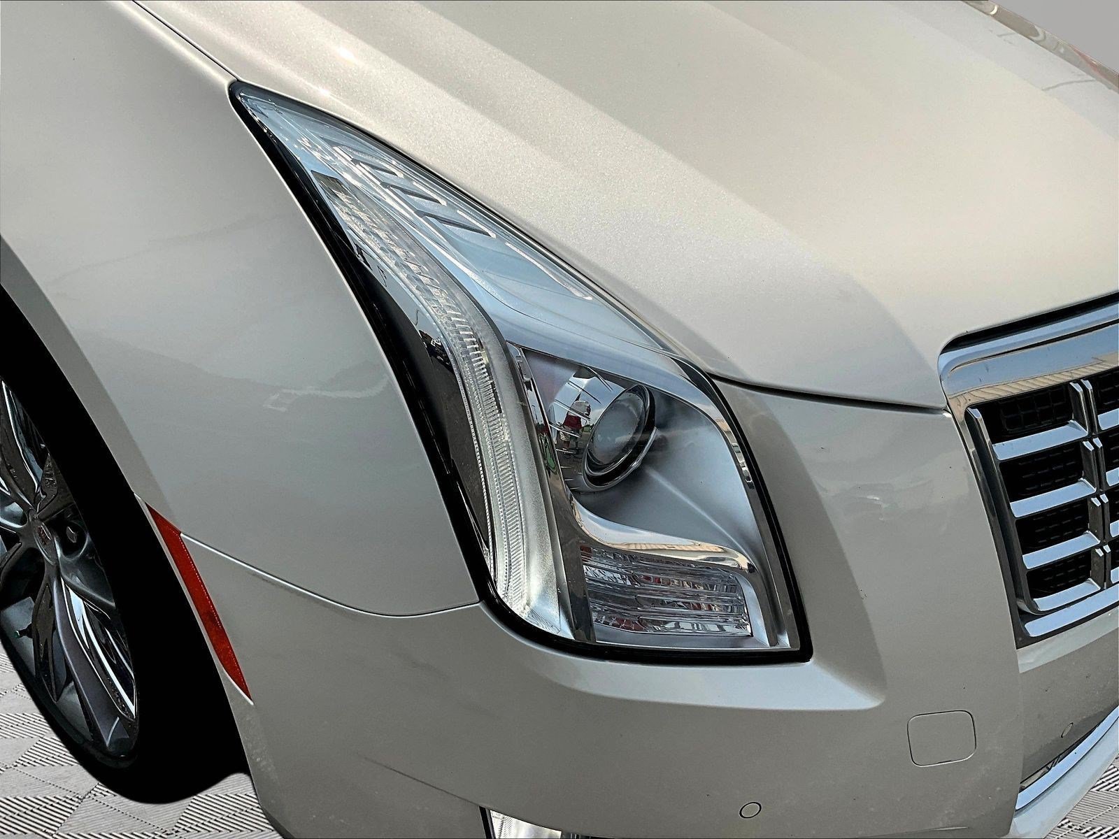Used 2013 Cadillac XTS Luxury FWD image 32