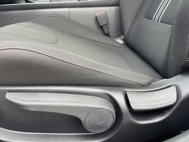 Used 2025 Hyundai Elantra Sport FWD image 24