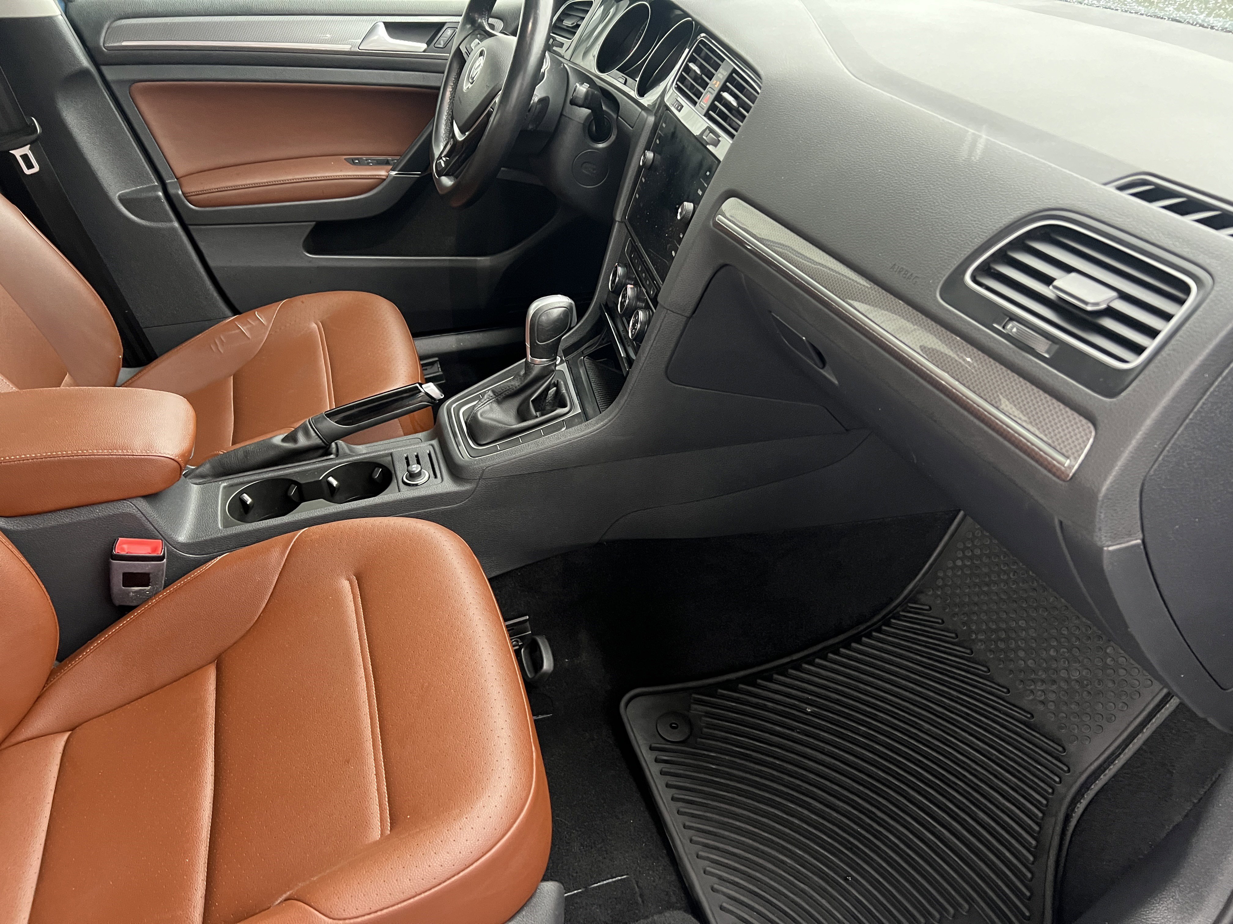 Used 2018 Volkswagen Golf Alltrack SE image 23