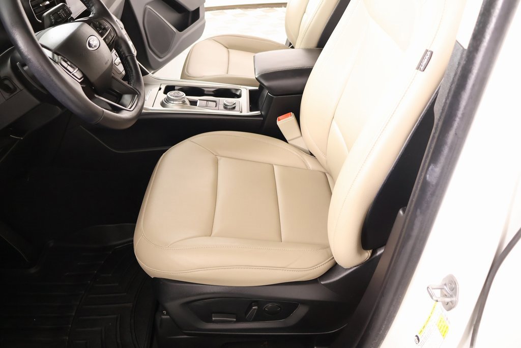 Used 2020 Ford Explorer XLT w/ Equipment Group 202A image 11