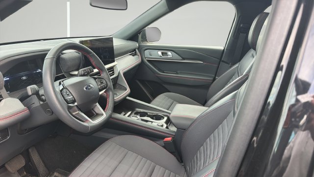 Used 2025 Ford Explorer ST-Line w/ Premium Package AWD/4WD image 9