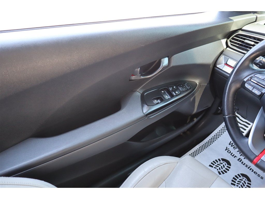 Used 2019 Hyundai Veloster Turbo Ultimate FWD image 18