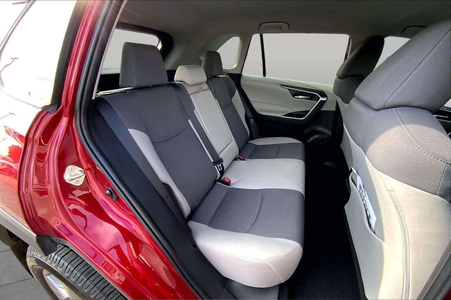 Used 2023 Toyota RAV4 XLE AWD/4WD image 20
