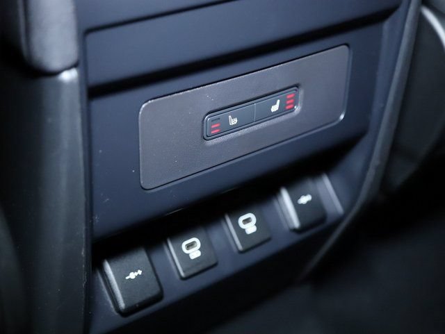 Certified 2022 Land Rover Defender 110 SE AWD/4WD image 14