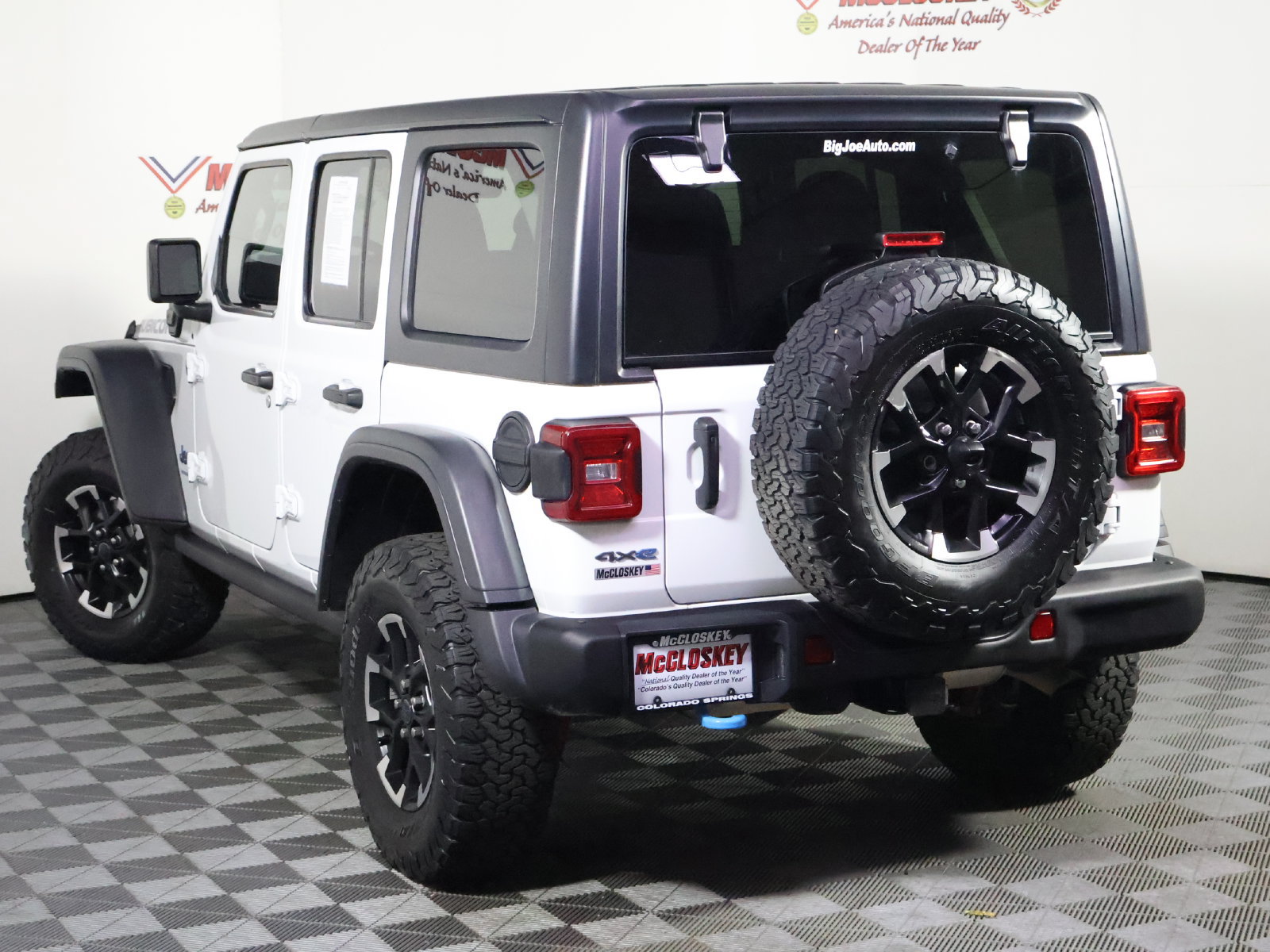 Used 2024 Jeep Wrangler Unlimited Rubicon 4xe w/ Capability Package AWD/4WD image 12